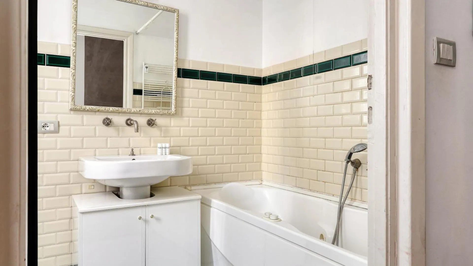Apartament Joivy Bright 1Br Flat Near Mudec Museum Mediolan 0*,  Włochy